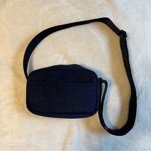 Baggu Camera Crossbody Bag in Navy Blue - GUC